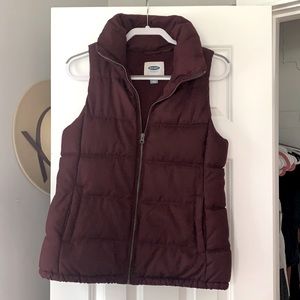 Old navy maroon puffer vest